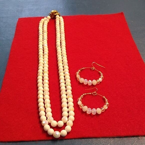 Vintage Faceted and Smooth Beaded Necklace & Earrings Gold Tone Metal - Picture 5 of 11